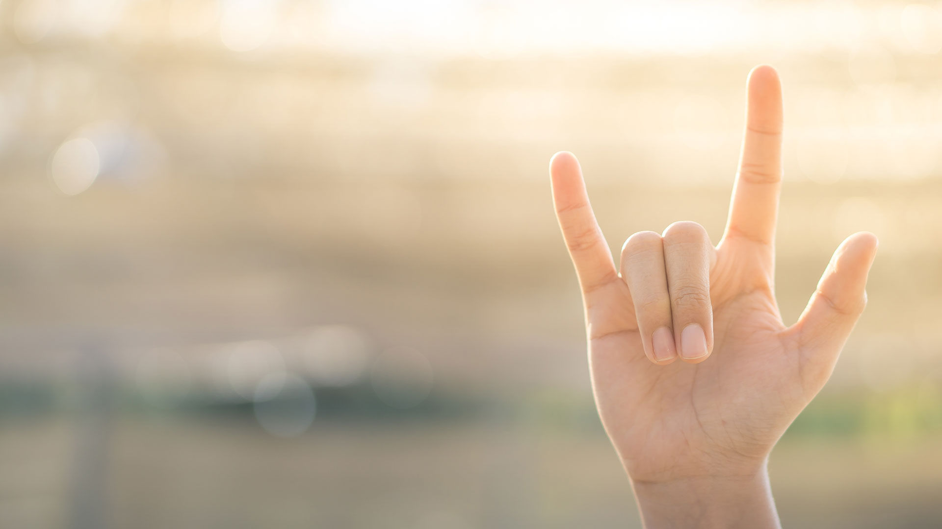 How to say ‘I Love You’ in ASL – and other languages