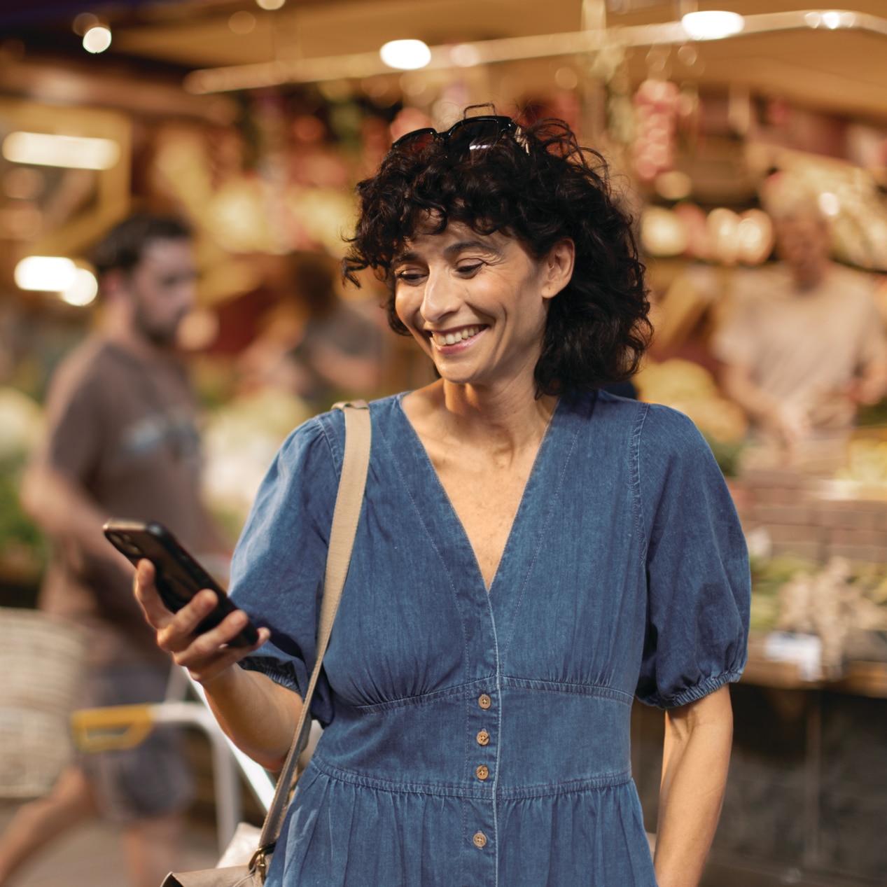 Woman in Market with Phonak Audéo I-R 